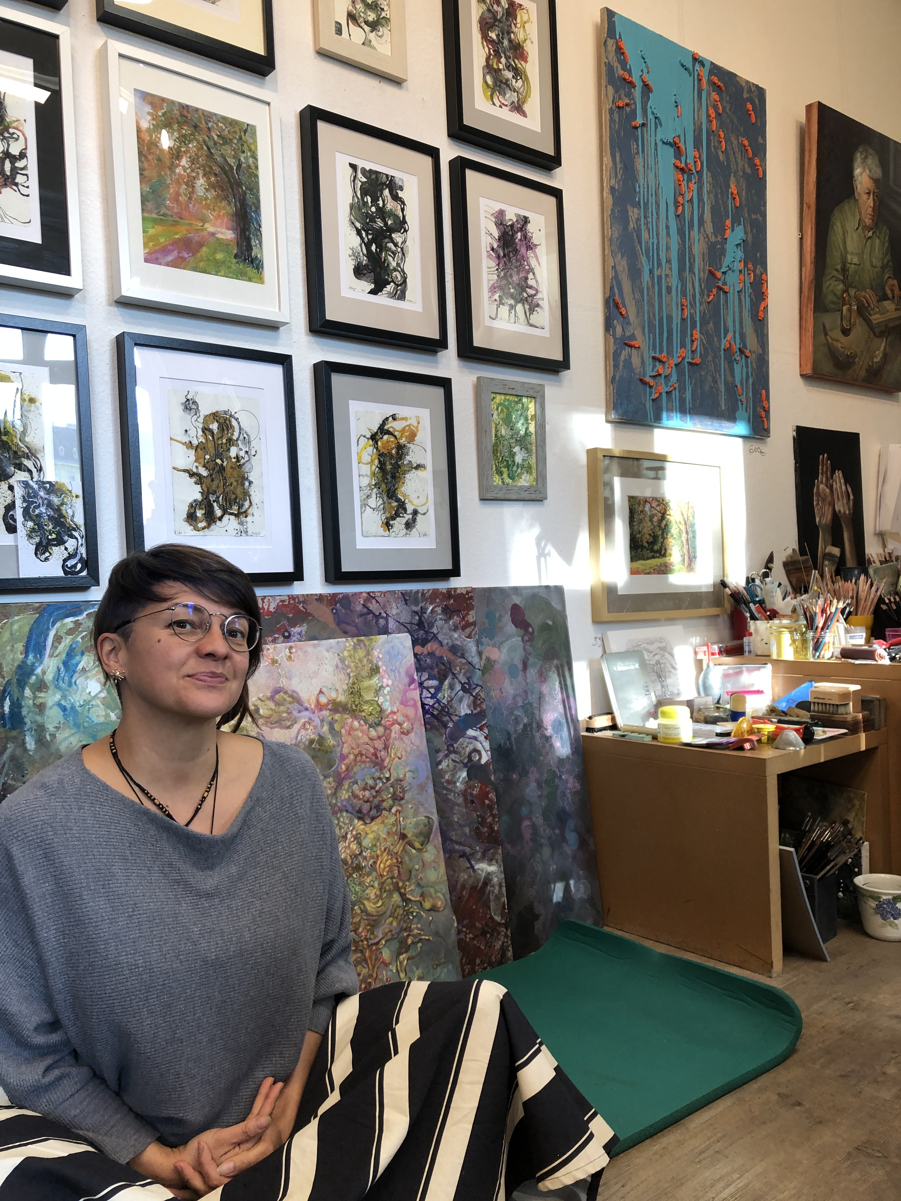 Ida in ihrem Atelier im 2. Wiener Gemeindebezirk